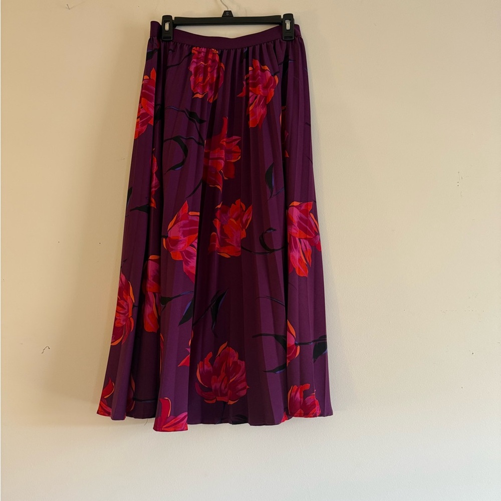 A new day size M purple and pink floral skirt